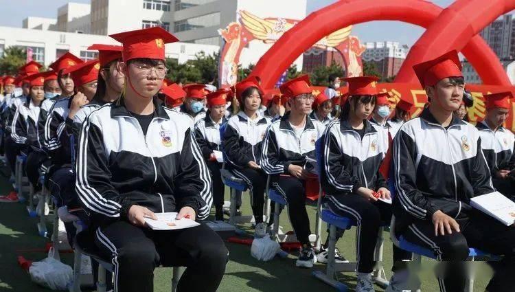 老总的老婆怎么称呼最得体？游戏画面